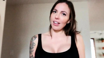 Big boob brunette masturbates on webcam