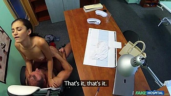 Gorgeous missionary pose fuck with a short-haired brunette Kiss