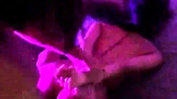 Brunette amateur en calcetas follada duro a cuatro patas