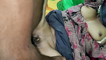 Fodi minha meio-irmã dentro de casa com creampie