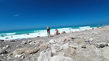 Blowjob, Cumshot, Arschlecken und Pissen am Strand POV