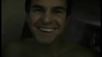 MILF morena chupando pau e montando cowgirl