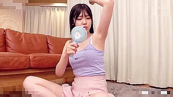 Милая азиатка Минасе сосёт парня мачехи