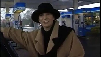 Amateur-Blowjob und Hardcore-Fick in Missionarsstellung