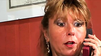 Зрелые блондинки лечат мужу проблемы с твердым членом