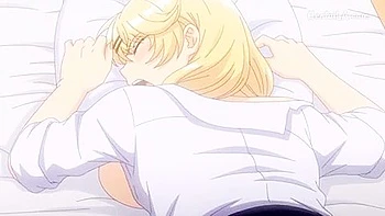 Chica japonesa joven lame tetas y recibe creampie