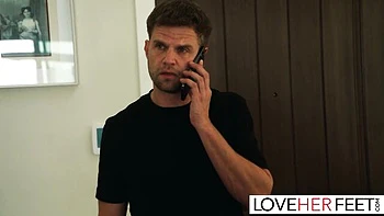 Vince Karter baise les pieds sexy de Nina Nieves