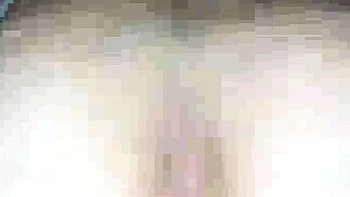 Femme blanche Holly Black baisée en gang par gros bites noires