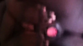 MILF negra de culo grande se masturba en lencería POV