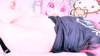 The cutie's tight pussy trembles from the penetration of