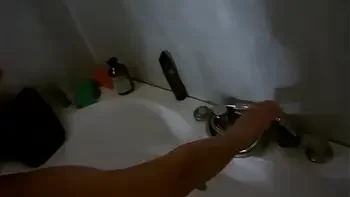 Quick sex with a housekeeper