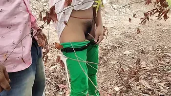 रांड़ को जंगल में जाकर उसकी चूत फाड़ दी