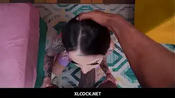 Valerica Steele vs Brickzilla