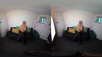 Rubia amateur alemana corre fuerte en VR