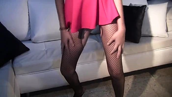 Gloria tropicale baisée en double pénétration et fisting