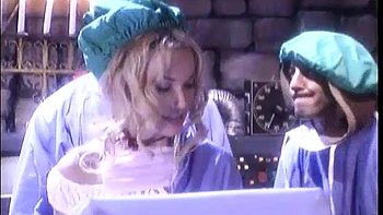 Hung Wankenstein baise Ava Vincent : pipe, levrette, missionnaire