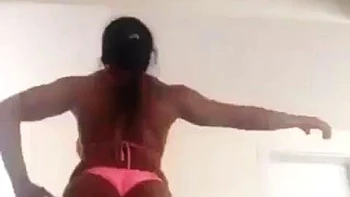 Morena latina sexy lista para follar