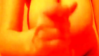 Große natürliche Titten vollgepisst