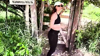 Er spritzte in meinen engen brasilianischen Arsch im Camping-Vlog