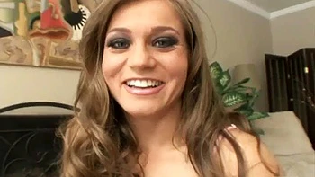 Блондинка с большими сиськами и жопой соло стриптиз и жесткий секс