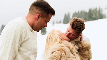 MILF Brandi Love fodida forte em ménage com cuspe