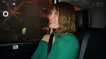 Japanisches Girl mit Toys gefickt und vollgespritzt