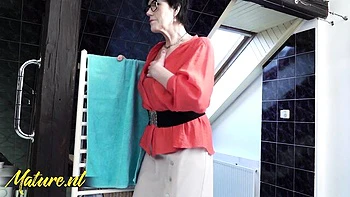 Горячая гильф Борис Ланг трахает зрелую бабку