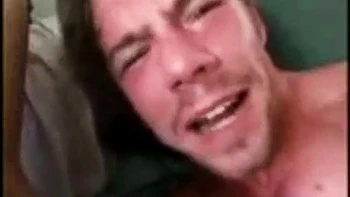 Gros seins, pipe et baise en levrette