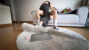 Scarlettandc's Hot Latina Neighbor Shows Lesbian Fingering & Pussy Eating