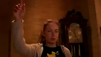 Рыжая няня трахается наездницей и сзади