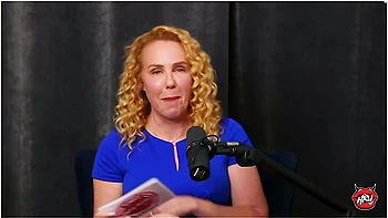 Milf británica Bonnie Blue sin censura con Holly Randall