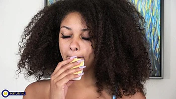 Pequena Sophia apanhada forte pela madrasta má Clara