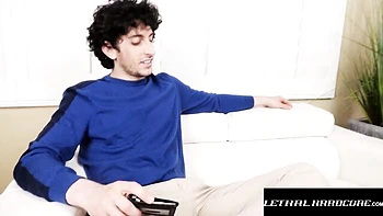 Блондинка ест киску и жёстко сосёт член