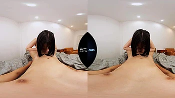 Los enormes pechos aceitados de Riisa rebotan de cerca