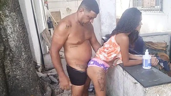 Puta latina se queda embarazada tras anal y mamada