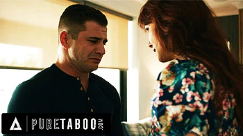 Syren De Mer MILF verdirbt Jungstudentin mit hartem Ficken