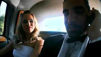 Aleska Diamond follada a cuatro en limusina