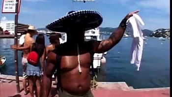 Amateur asiática se desnuda y monta en cowgirl