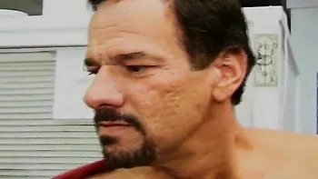 Trío duro con milf caliente del club swinger