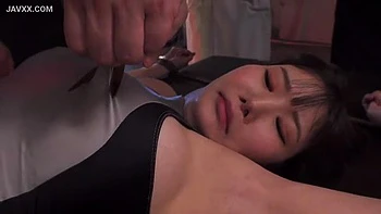 Asiatiques jouissant à fond