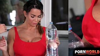 Jennifer und Chloe beim harten Gangbang mit Anal und DP