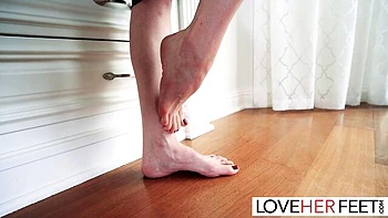 Бонни и Сахара в сексуальном фетише поклонения ногам