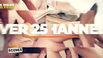 Gostosa traindo e cavalgando a enorme rola do padrasto