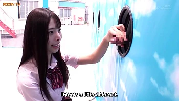 Asiatische Studentin wird vom großen Schwanz vollgespritzt