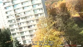 Blonde mince baise dur son mec avec pipe et éjac facial