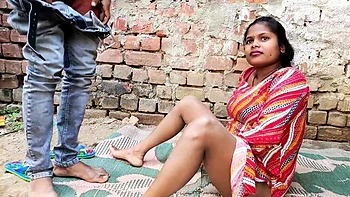 India tetona chupando polla duro