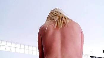 Ivana Sugar, loira gostosa com bunda grande e boquete fundo