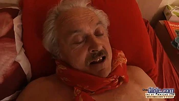 Casal loira amadora fodendo hardcore e amarrada