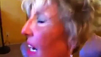 Рокси Роуз трахает: минет, догги, наездница