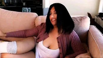 Zara Sutra: hermana japonesa de novia se masturba